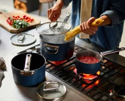 Casserole Space antiadhésive en céramique 23 cm bleue avec poignée pliante et couvercle