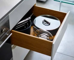 Casserole Space peu profonde antiadhésive en céramique 28 cm bleue avec poignée pliante et couvercle