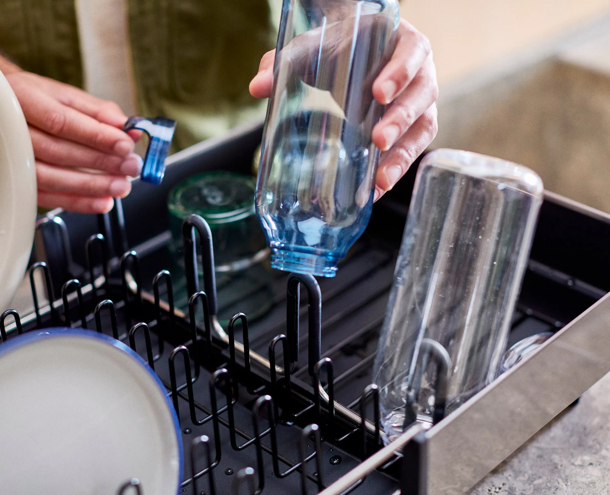Égouttoir à Vaisselle et à Verres à Vin Noir Extend™ Steel Plus