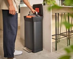 Kit de démarrage compacteur de déchets Titan 30L noir