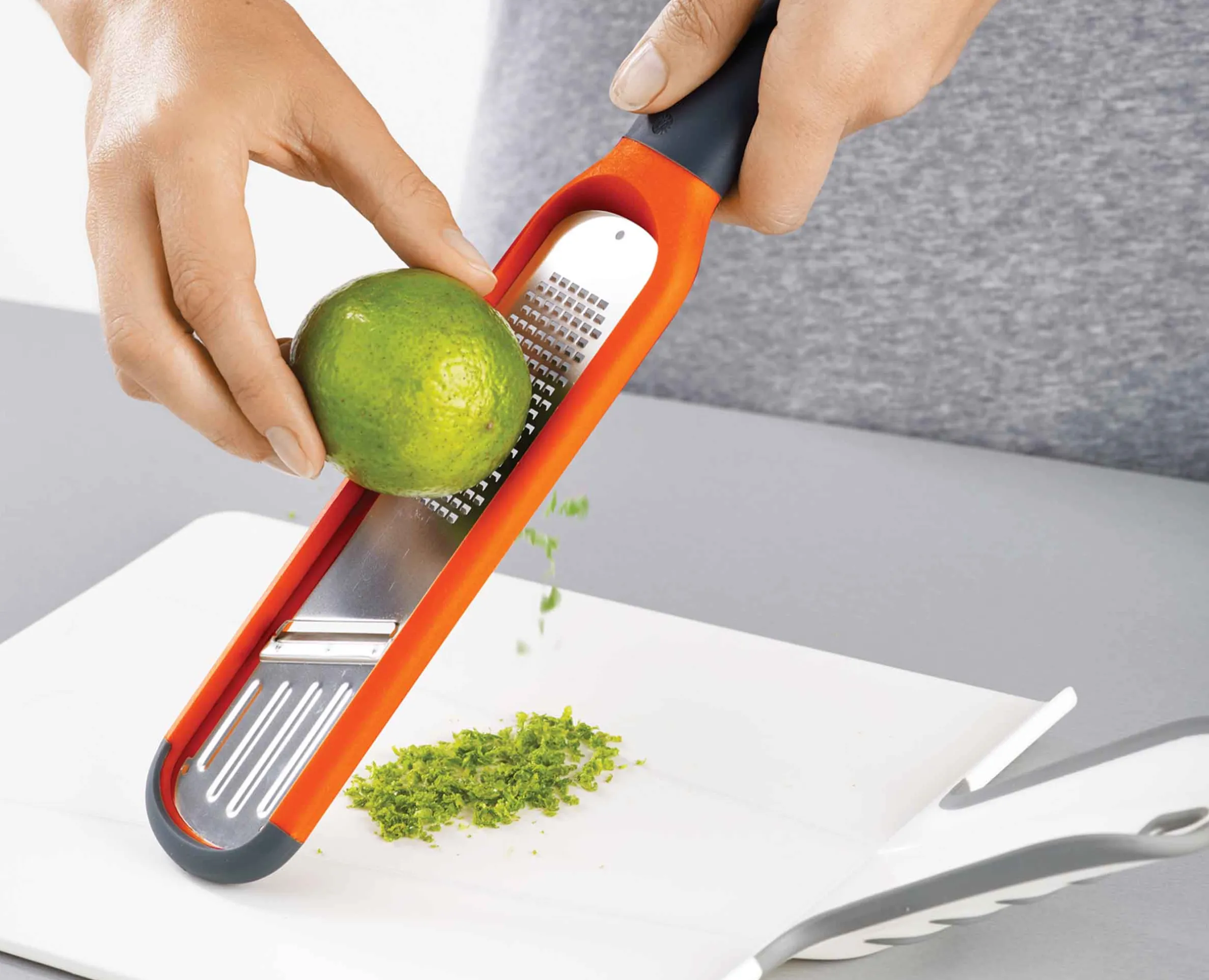 Mini Râpe Eminceur 2-en-1 Orange Handi-Grate™