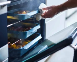 Plat à rôtir bleu moyen Nest™ Oven