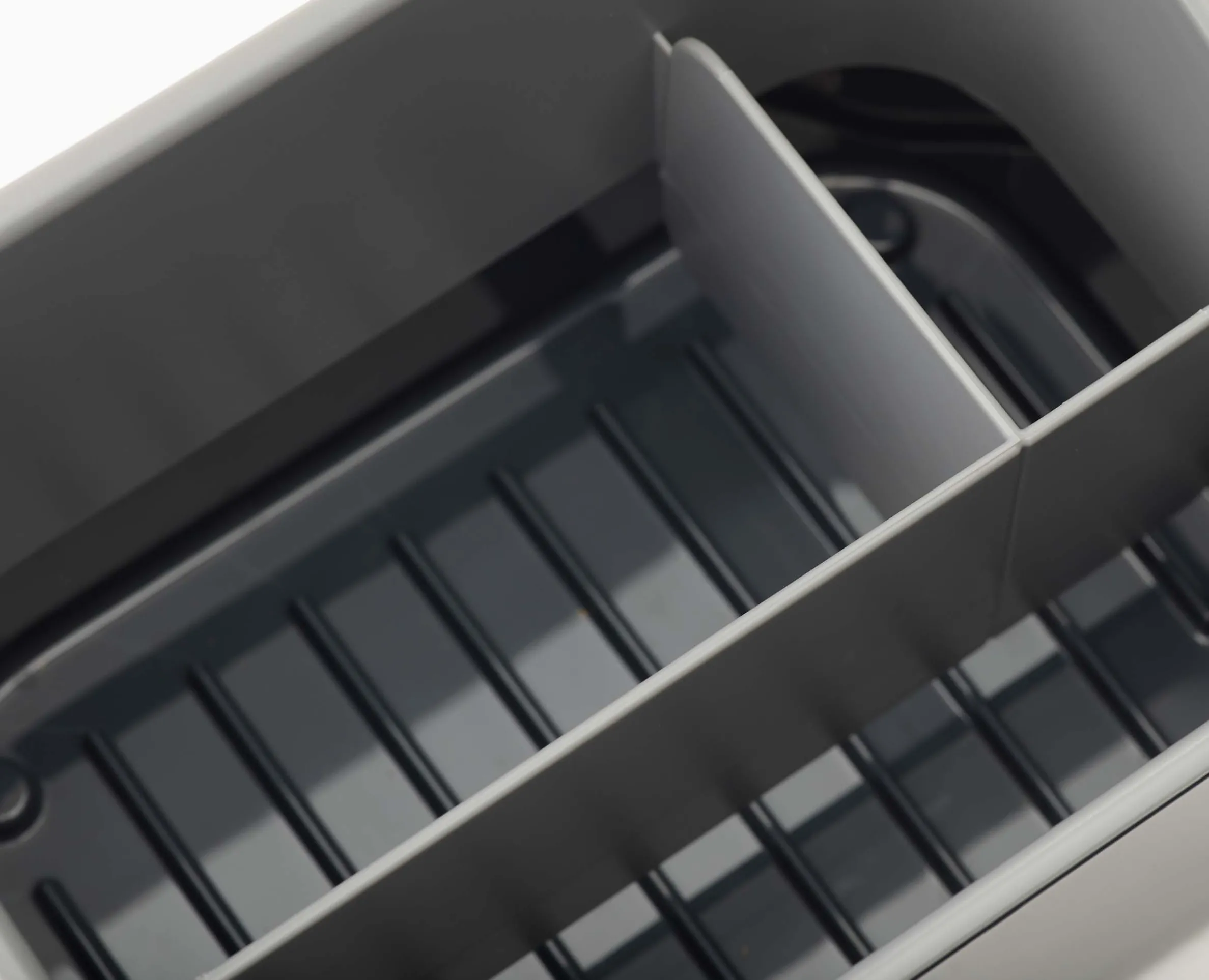 Rangement à niveaux pour évier SinkStore™ gris