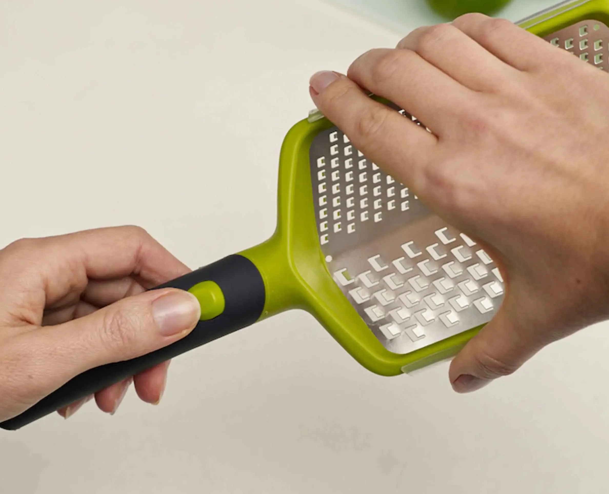 Râpe Double avec Récupérateur Verte Twist Grater™