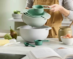 Set Compact de 9 Bols Mélangeurs Empilables en Vert Nest™ 9 Plus - Éditions