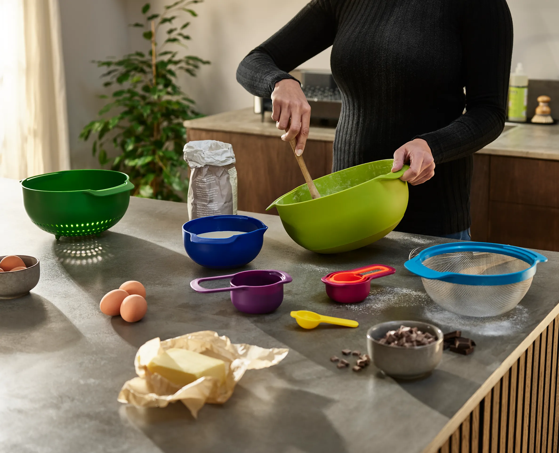 Set Compact de 9 Bols Mélangeurs Empilables en Multicolore Nest™ 9 Plus