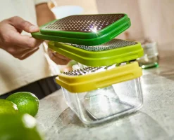 Set de 3 râpes avec conteneur Multi-Grate & Store™