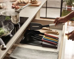 Set de 5 Ustensiles Multicolore et Plateau de Rangement Elevate™ Utensils Store